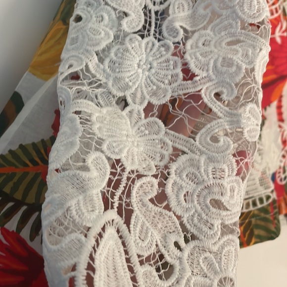 Farm Rio Blouse - Picture 2 of 6